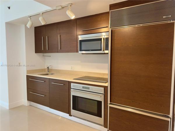 ICONBRICKELL CONDO NO 1