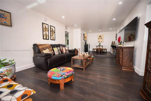 ROYALE GREEN CONDO 7