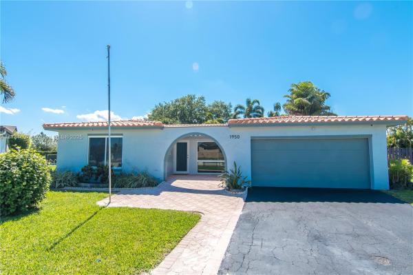 SUNRISE GOLF VILLAGE SEC