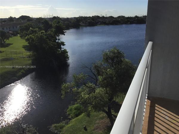 THE BEACH CLUB FONTAINEBL