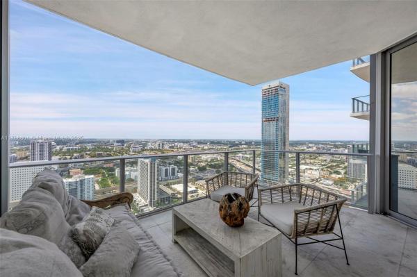 851 NE 1ST AVE #3708, MIAMI, FL 33132