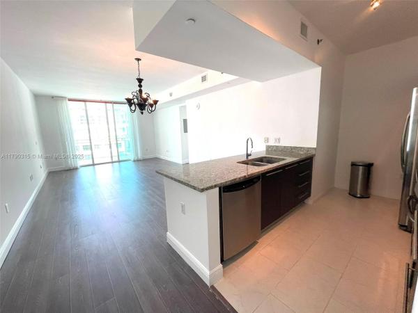 THE PLAZA 901 BRICKELL CO