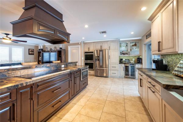 ARROWHEAD GOLF & TENNIS C