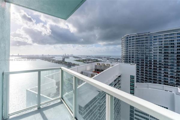 QUANTUM ON THE BAY CONDO