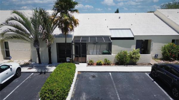 VILLAS OF DEERWOOD PHASE