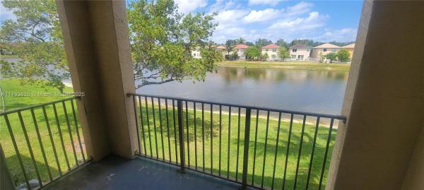 EMERALD ISLE AT LAGUNA LA