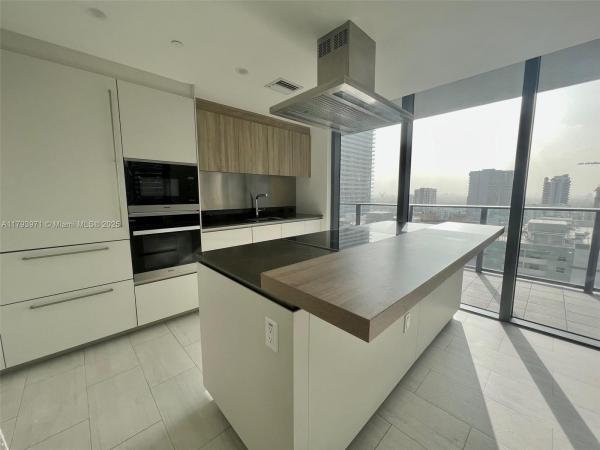 1000 BRICKELL PLZ #1912, MIAMI, FL 33131