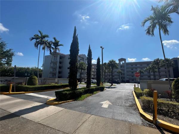 CELEBRITY POINT CONDO