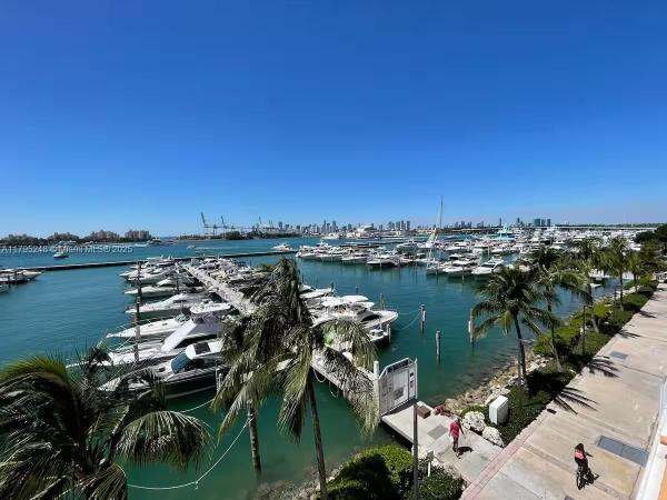 YACHT CLUB AT PORTOFINO C