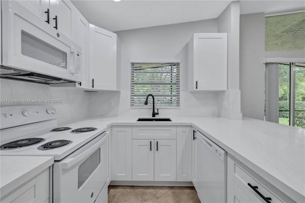 WOODGATE CONDOMINIUM 21