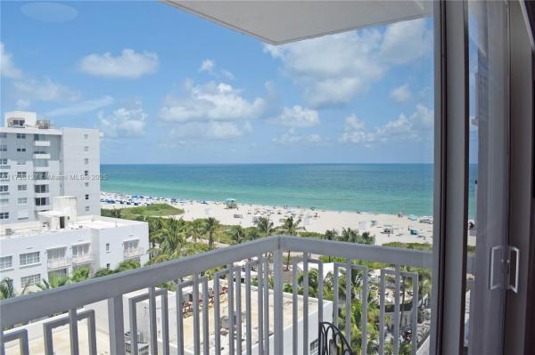 THE PRESIDENTIAL CONDO