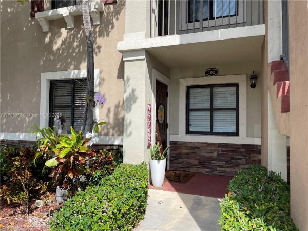 THE COURTS AT BAYSHORE II