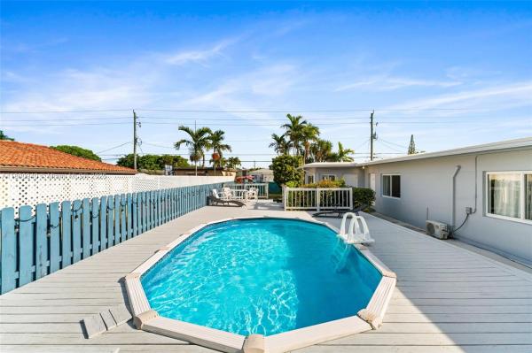 HOLLYWOOD SOUTH SIDE ADD