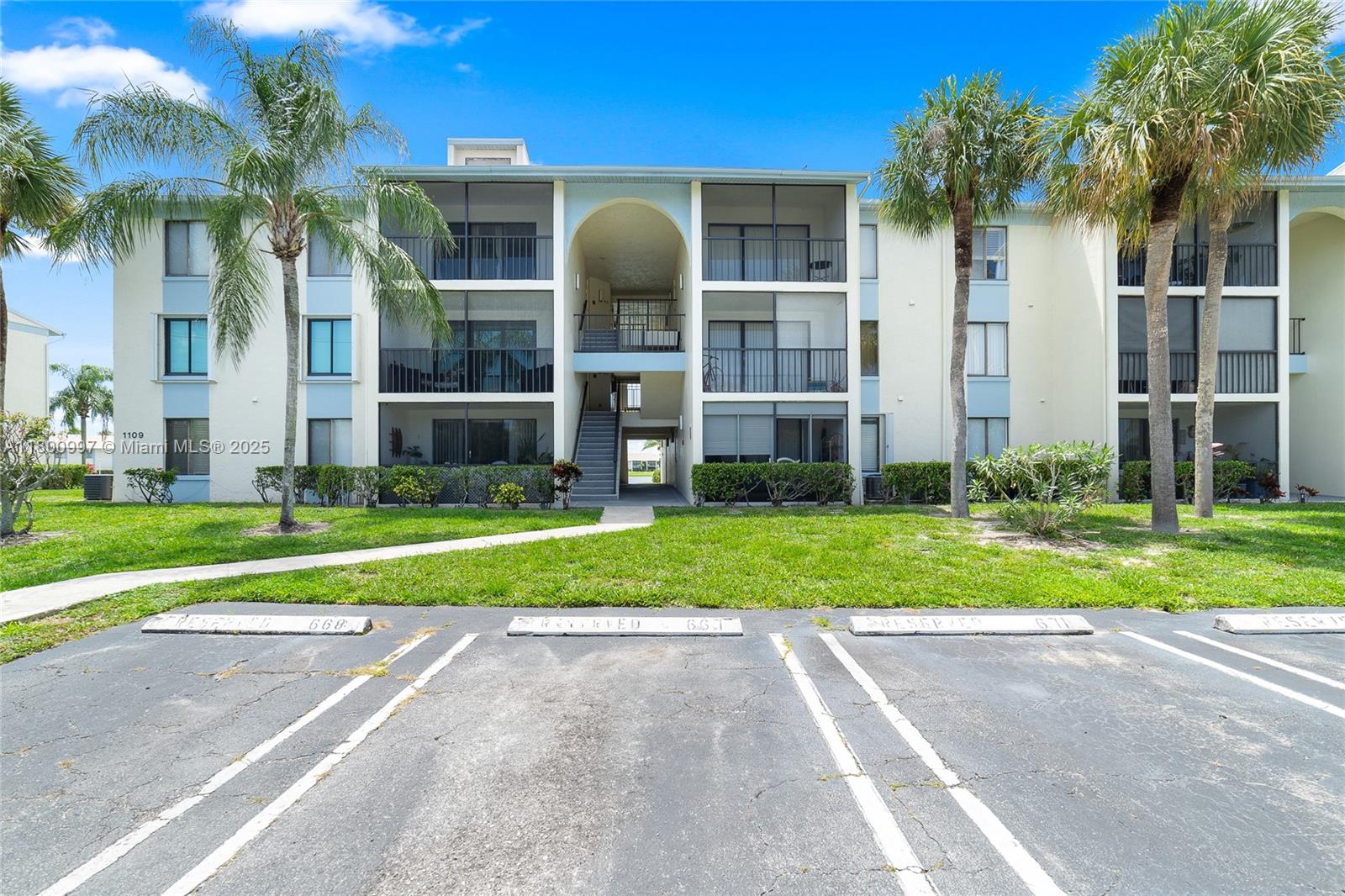 Palm Club Village II Cond - фото