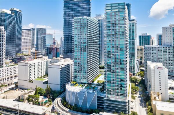 THE AXIS ON BRICKELL II C