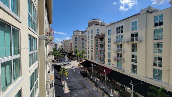 DOWNTOWN DADELAND CONDO N