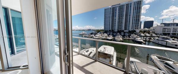 17301 BISCAYNE BLVD #305, NORTH MIAMI BEACH, FL 33160
