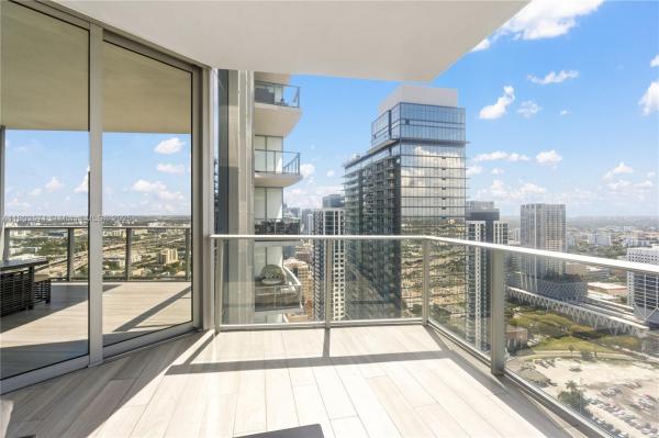 851 NE 1ST AVE #3906, MIAMI, FL 33132