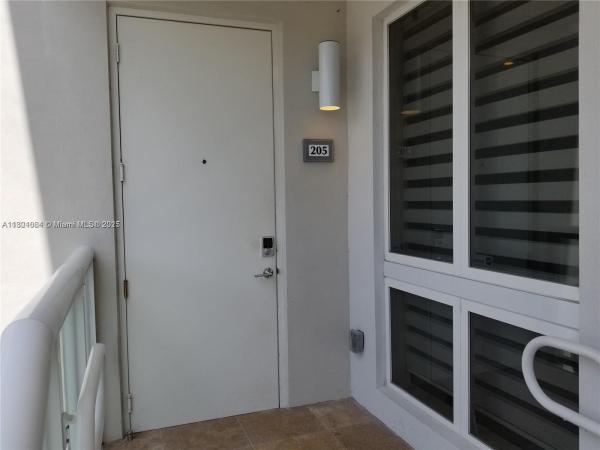 LANDMARK AT DORAL CONDO