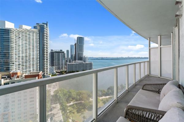 QUANTUM ON THE BAY CONDO