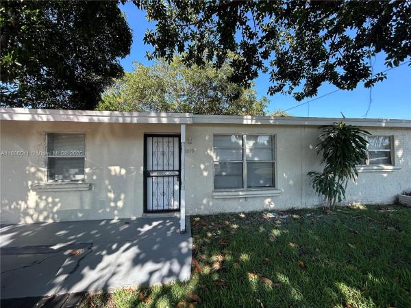 ROYAL PALMS PARK SEC 1