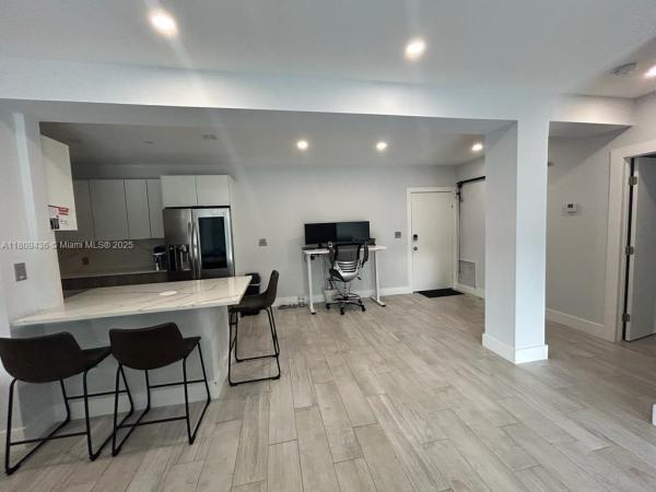 LUNA AT HOLLYWOOD CONDO I