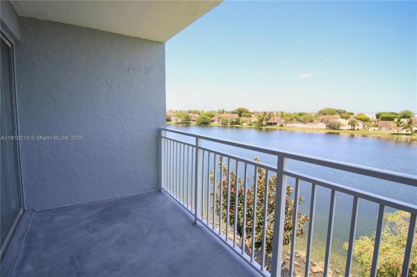 THE BEACH CLUB FONTAINEBL