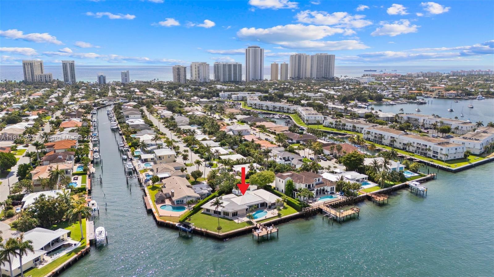 YACHT HARBOR MANOR - фото