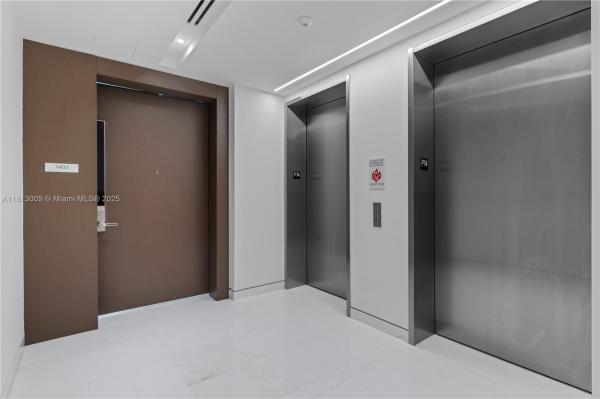 300 BISCAYNE BOULEVARD WAY #1403, MIAMI, FL 33131