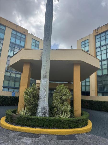 INTERNATIONAL PARK CONDO