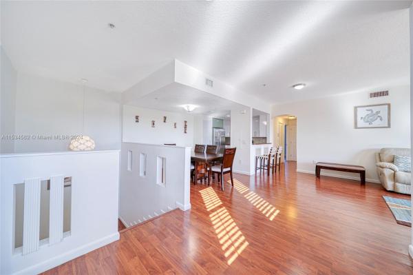 THE COURTS AT DORAL ISLES