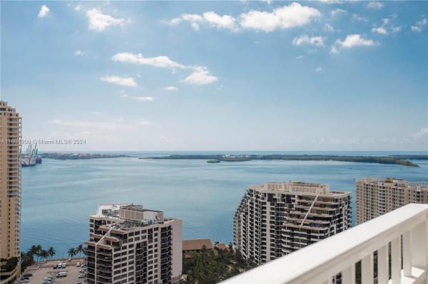 Courts Brickell Key