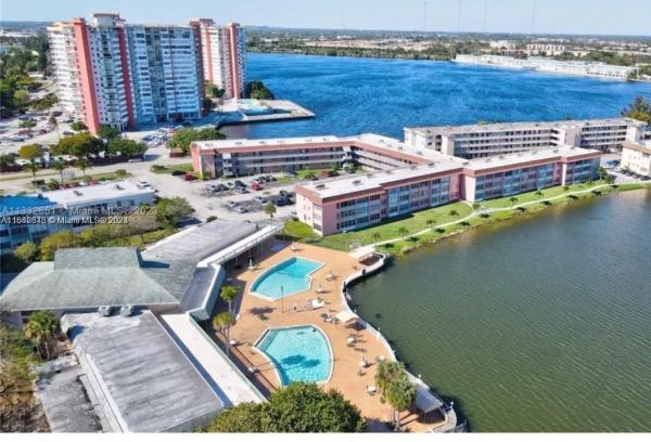 Sixth Moorings Condo