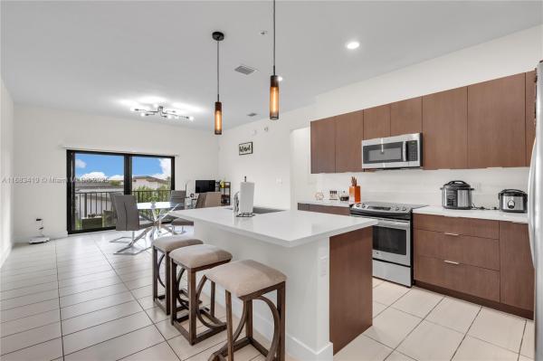 APEX AT PARK CENTRAL