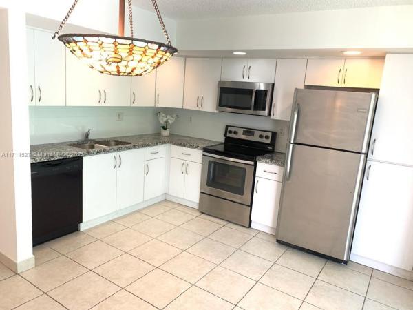 HORIZONS WEST CONDO #4