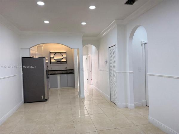 SHOMA HOMES AT COUNTRY CL