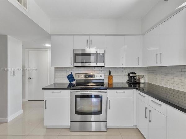 3300 NE 191ST ST #701, AVENTURA, FL 33180