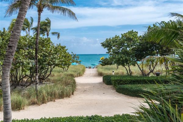 THE PLAZA OF BAL HARBOUR