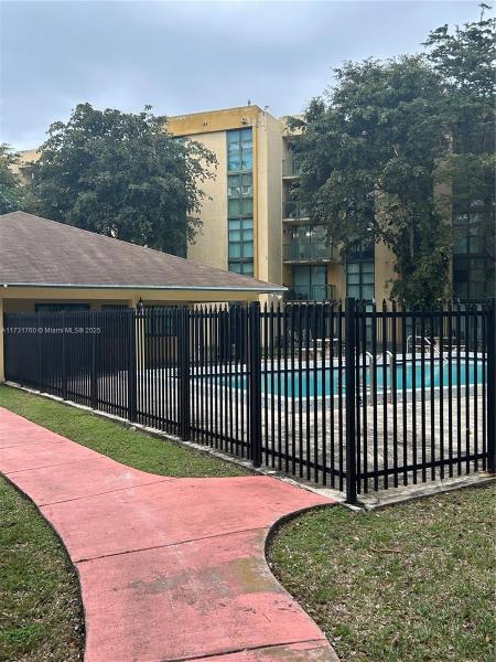 INTERNATIONAL PARK I COND