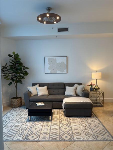 18101 COLLINS AVE #PH106, SUNNY ISLES BEACH, FL 33160