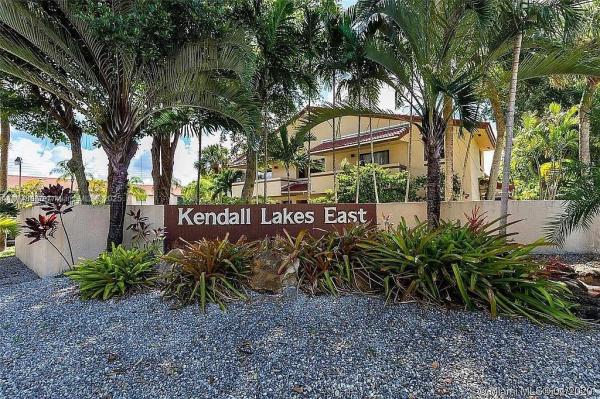 KENDALL LKS EAST PATIO