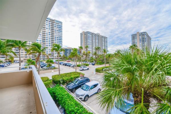 1950 S OCEAN DR #2E, HALLANDALE BEACH, FL 33009