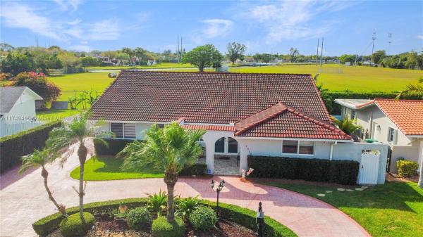 VILLAS OF SUNSET PARK