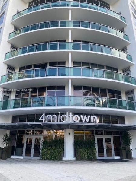 FOUR MIDTOWN