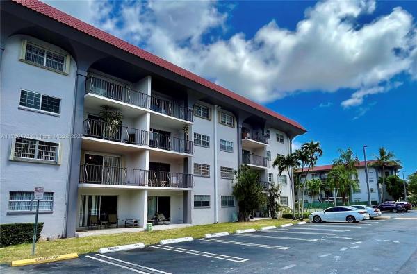 GRANADA DADELAND CONDO