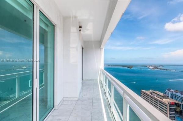 950 BRICKELL BAY DR #5405, MIAMI, FL 33131