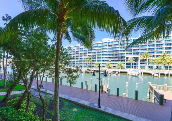 3001 NE 185TH ST #209, AVENTURA, FL 33180