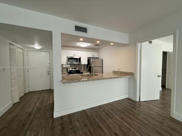 LAS VISTAS AT DORAL CONDO