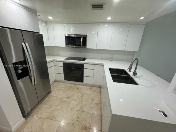 2101 BRICKELL AVE #1003, MIAMI, FL 33129