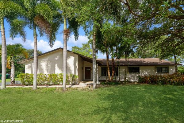 HERITAGE TRAILS FOUR